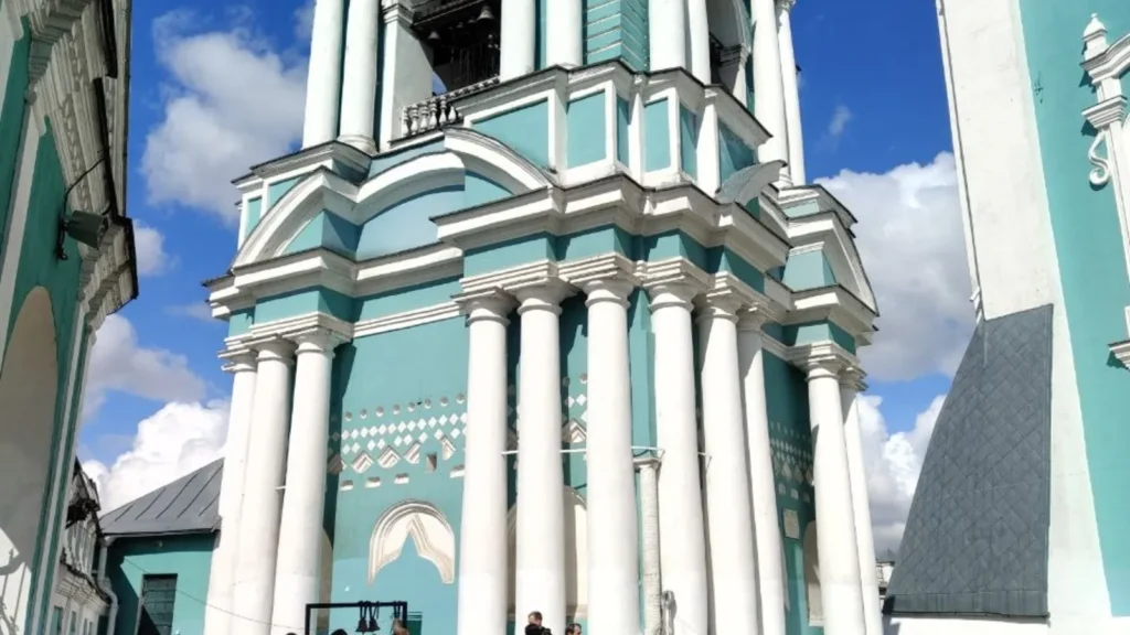 Колокольня Успенского собора: голос Соборной горы