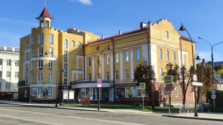Театр кукол имени Светильникова: один из старейших кукольных театров России