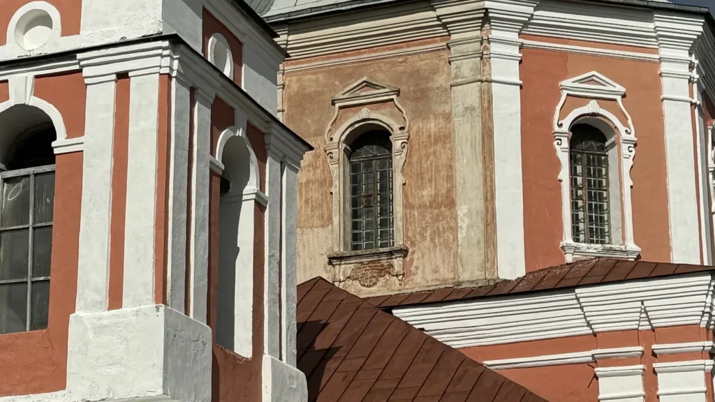Верхне-Георгиевская церковь: доминанта Покровской горы